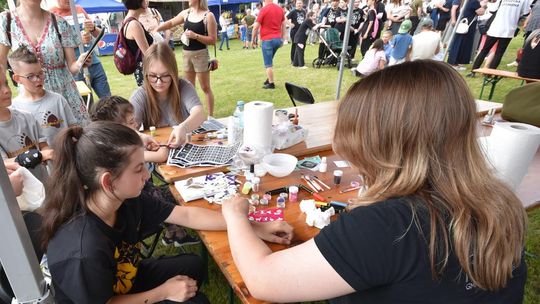 Radosny charytatywny Dzień Dziecka w Dorohusku. Zbierali pieniążki dla chorego Szymona [GALERIA ZDJĘĆ]