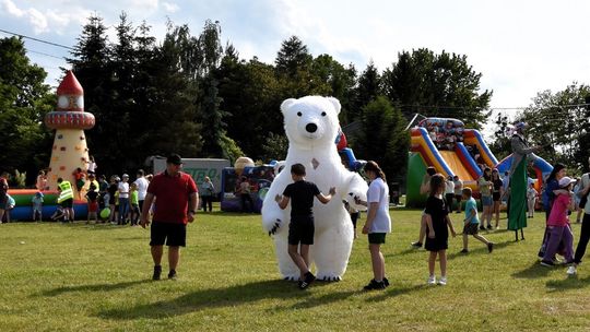 Radosny charytatywny Dzień Dziecka w Dorohusku. Zbierali pieniążki dla chorego Szymona [GALERIA ZDJĘĆ]