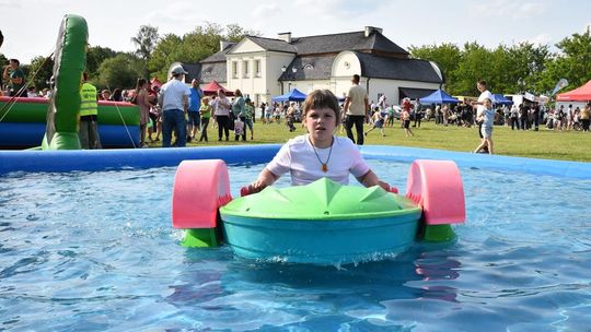 Radosny charytatywny Dzień Dziecka w Dorohusku. Zbierali pieniążki dla chorego Szymona [GALERIA ZDJĘĆ]