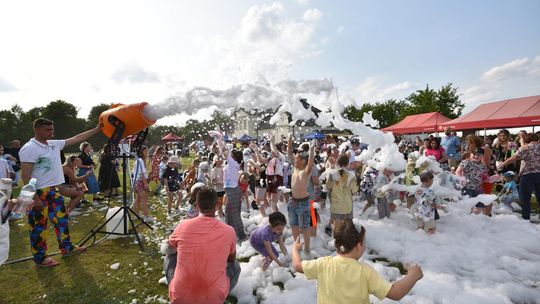 Radosny charytatywny Dzień Dziecka w Dorohusku. Zbierali pieniążki dla chorego Szymona [GALERIA ZDJĘĆ]