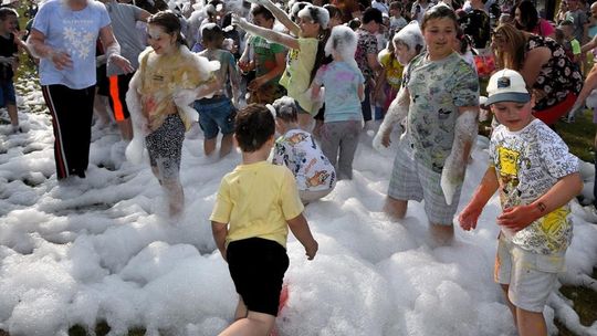 Radosny charytatywny Dzień Dziecka w Dorohusku. Zbierali pieniążki dla chorego Szymona [GALERIA ZDJĘĆ]