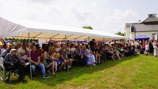 Radosny charytatywny Dzień Dziecka w Dorohusku. Zbierali pieniążki dla chorego Szymona [GALERIA ZDJĘĆ]