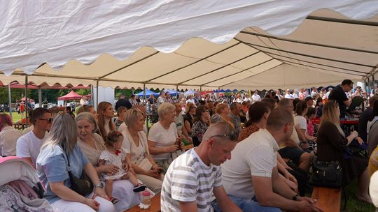 Radosny charytatywny Dzień Dziecka w Dorohusku. Zbierali pieniążki dla chorego Szymona [GALERIA ZDJĘĆ]