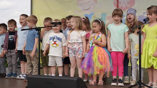 Radosny charytatywny Dzień Dziecka w Dorohusku. Zbierali pieniążki dla chorego Szymona [GALERIA ZDJĘĆ]