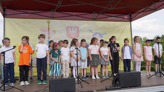 Radosny charytatywny Dzień Dziecka w Dorohusku. Zbierali pieniążki dla chorego Szymona [GALERIA ZDJĘĆ]