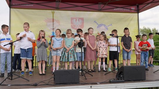 Radosny charytatywny Dzień Dziecka w Dorohusku. Zbierali pieniążki dla chorego Szymona [GALERIA ZDJĘĆ]