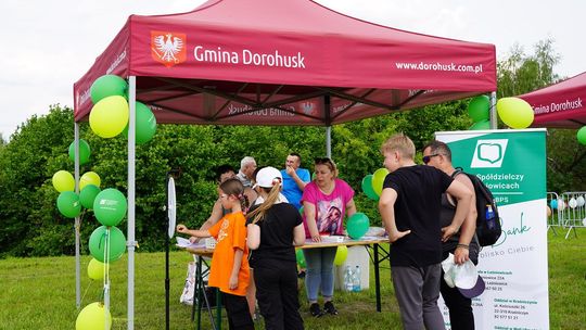 Radosny charytatywny Dzień Dziecka w Dorohusku. Zbierali pieniążki dla chorego Szymona [GALERIA ZDJĘĆ]