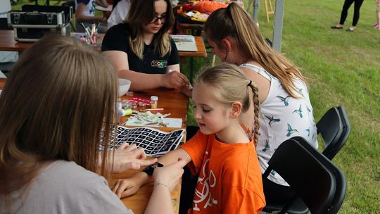 Radosny charytatywny Dzień Dziecka w Dorohusku. Zbierali pieniążki dla chorego Szymona [GALERIA ZDJĘĆ]