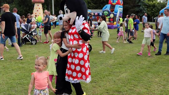 Radosny charytatywny Dzień Dziecka w Dorohusku. Zbierali pieniążki dla chorego Szymona [GALERIA ZDJĘĆ]