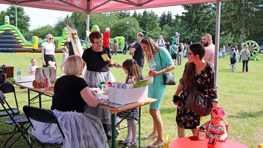 Radosny charytatywny Dzień Dziecka w Dorohusku. Zbierali pieniążki dla chorego Szymona [GALERIA ZDJĘĆ]