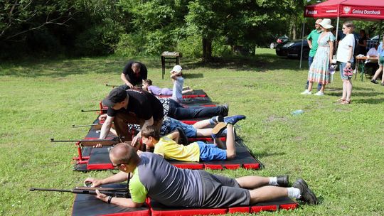 Radosny charytatywny Dzień Dziecka w Dorohusku. Zbierali pieniążki dla chorego Szymona [GALERIA ZDJĘĆ]