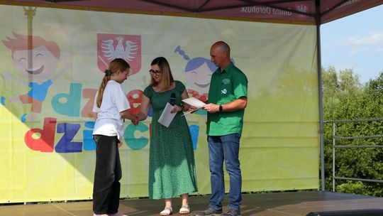 Radosny charytatywny Dzień Dziecka w Dorohusku. Zbierali pieniążki dla chorego Szymona [GALERIA ZDJĘĆ]