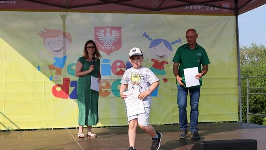 Radosny charytatywny Dzień Dziecka w Dorohusku. Zbierali pieniążki dla chorego Szymona [GALERIA ZDJĘĆ]