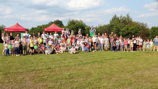 Radosny charytatywny Dzień Dziecka w Dorohusku. Zbierali pieniążki dla chorego Szymona [GALERIA ZDJĘĆ]