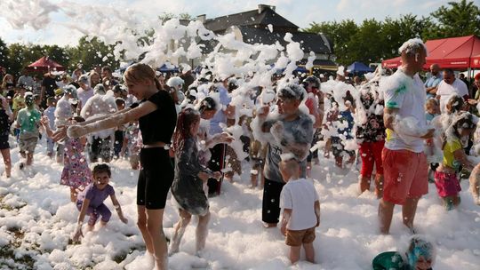 Radosny charytatywny Dzień Dziecka w Dorohusku. Zbierali pieniążki dla chorego Szymona [GALERIA ZDJĘĆ]