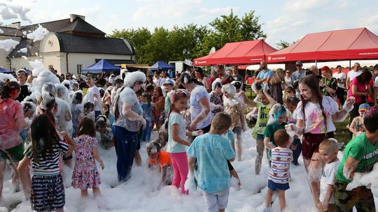 Radosny charytatywny Dzień Dziecka w Dorohusku. Zbierali pieniążki dla chorego Szymona [GALERIA ZDJĘĆ]