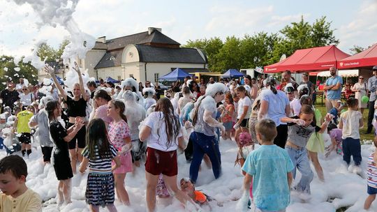 Radosny charytatywny Dzień Dziecka w Dorohusku. Zbierali pieniążki dla chorego Szymona [GALERIA ZDJĘĆ]