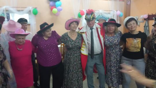 Muzyka, śmiech i wspólne plany - seniorzy z regionu bawili się w Janowie [GALERIA ZDJĘĆ]