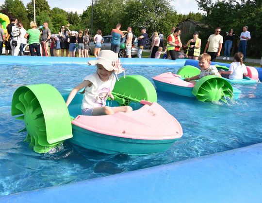 Radosny charytatywny Dzień Dziecka w Dorohusku. Zbierali pieniążki dla chorego Szymona [GALERIA ZDJĘĆ]