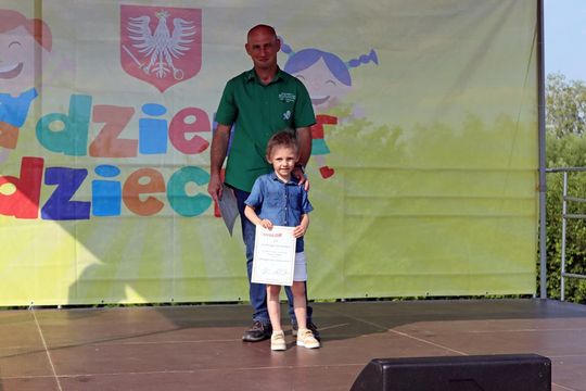 Radosny charytatywny Dzień Dziecka w Dorohusku. Zbierali pieniążki dla chorego Szymona [GALERIA ZDJĘĆ]