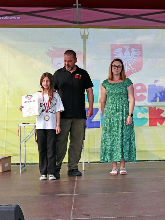 Radosny charytatywny Dzień Dziecka w Dorohusku. Zbierali pieniążki dla chorego Szymona [GALERIA ZDJĘĆ]