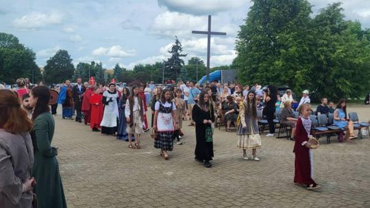 Chełm. Rodzinny Festyn Królewski przy Parafii pw. Chrystusa Odkupiciela w Chełmie [GALERIA ZDJĘĆ]