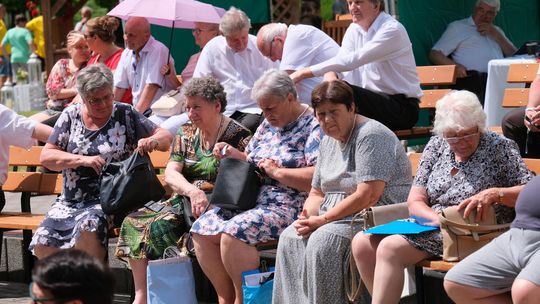 III Powiatowy Festiwal Piosenki Biesiadnej i Święto Rodzin Zastępczych w Nowinach [GALERIA ZDJĘĆ]