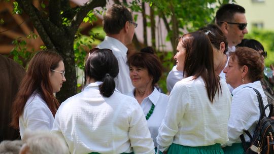 III Powiatowy Festiwal Piosenki Biesiadnej i Święto Rodzin Zastępczych w Nowinach [GALERIA ZDJĘĆ]