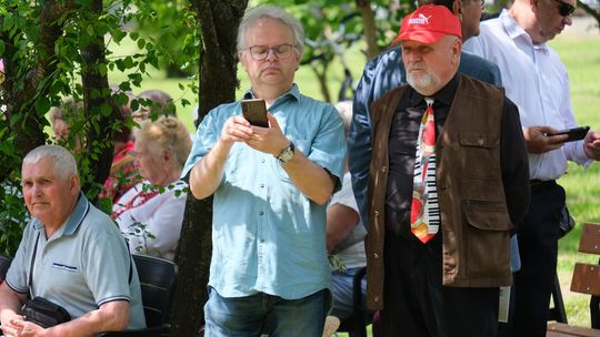 III Powiatowy Festiwal Piosenki Biesiadnej i Święto Rodzin Zastępczych w Nowinach [GALERIA ZDJĘĆ]