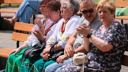 III Powiatowy Festiwal Piosenki Biesiadnej i Święto Rodzin Zastępczych w Nowinach [GALERIA ZDJĘĆ]