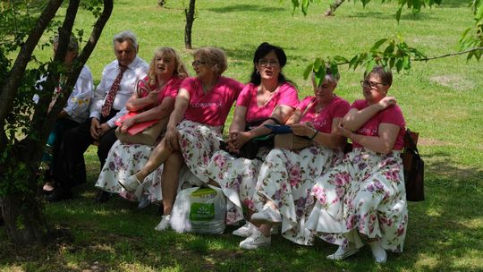 III Powiatowy Festiwal Piosenki Biesiadnej i Święto Rodzin Zastępczych w Nowinach [GALERIA ZDJĘĆ]