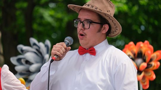 III Powiatowy Festiwal Piosenki Biesiadnej i Święto Rodzin Zastępczych w Nowinach [GALERIA ZDJĘĆ]