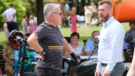 III Powiatowy Festiwal Piosenki Biesiadnej i Święto Rodzin Zastępczych w Nowinach [GALERIA ZDJĘĆ]