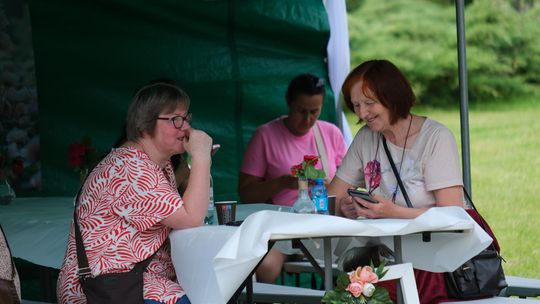 III Powiatowy Festiwal Piosenki Biesiadnej i Święto Rodzin Zastępczych w Nowinach [GALERIA ZDJĘĆ]