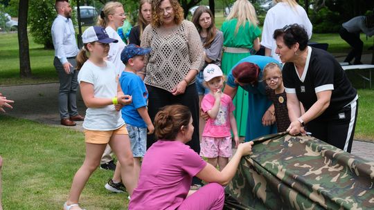 III Powiatowy Festiwal Piosenki Biesiadnej i Święto Rodzin Zastępczych w Nowinach [GALERIA ZDJĘĆ]