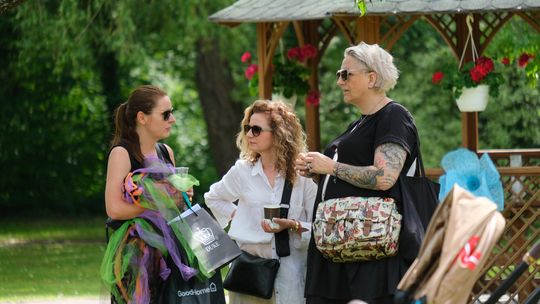 III Powiatowy Festiwal Piosenki Biesiadnej i Święto Rodzin Zastępczych w Nowinach [GALERIA ZDJĘĆ]