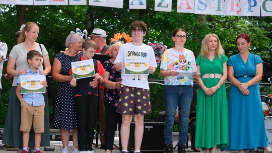 III Powiatowy Festiwal Piosenki Biesiadnej i Święto Rodzin Zastępczych w Nowinach [GALERIA ZDJĘĆ]