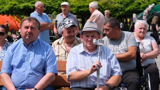 III Powiatowy Festiwal Piosenki Biesiadnej i Święto Rodzin Zastępczych w Nowinach [GALERIA ZDJĘĆ]