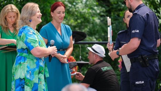 III Powiatowy Festiwal Piosenki Biesiadnej i Święto Rodzin Zastępczych w Nowinach [GALERIA ZDJĘĆ]