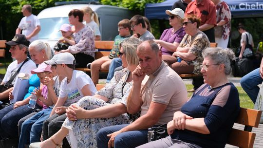 III Powiatowy Festiwal Piosenki Biesiadnej i Święto Rodzin Zastępczych w Nowinach [GALERIA ZDJĘĆ]