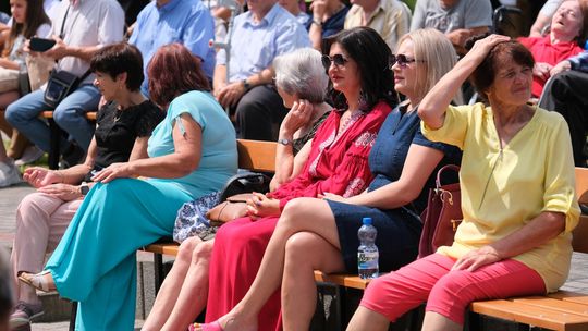 III Powiatowy Festiwal Piosenki Biesiadnej i Święto Rodzin Zastępczych w Nowinach [GALERIA ZDJĘĆ]