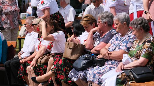 III Powiatowy Festiwal Piosenki Biesiadnej i Święto Rodzin Zastępczych w Nowinach [GALERIA ZDJĘĆ]