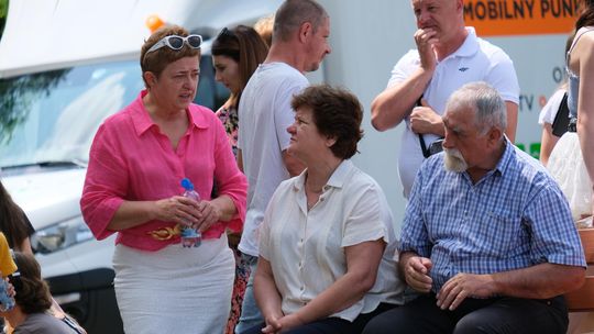 III Powiatowy Festiwal Piosenki Biesiadnej i Święto Rodzin Zastępczych w Nowinach [GALERIA ZDJĘĆ]