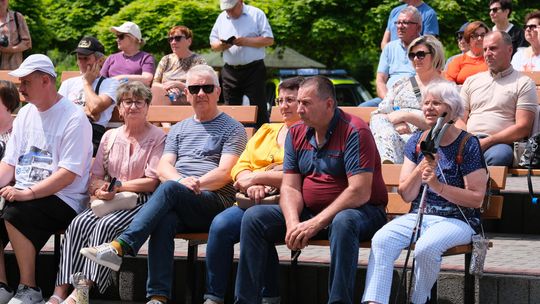 III Powiatowy Festiwal Piosenki Biesiadnej i Święto Rodzin Zastępczych w Nowinach [GALERIA ZDJĘĆ]