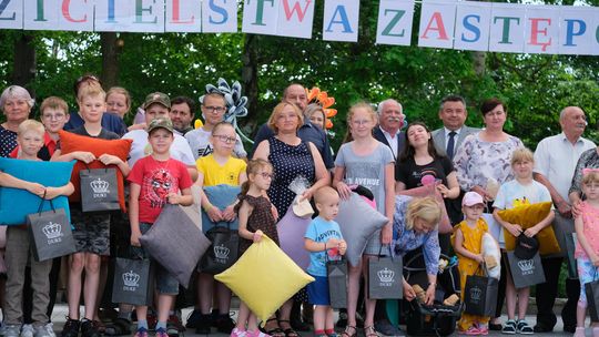 III Powiatowy Festiwal Piosenki Biesiadnej i Święto Rodzin Zastępczych w Nowinach [GALERIA ZDJĘĆ]