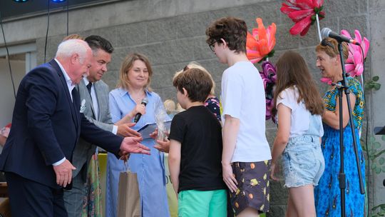 III Powiatowy Festiwal Piosenki Biesiadnej i Święto Rodzin Zastępczych w Nowinach [GALERIA ZDJĘĆ]