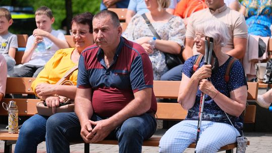 III Powiatowy Festiwal Piosenki Biesiadnej i Święto Rodzin Zastępczych w Nowinach [GALERIA ZDJĘĆ]