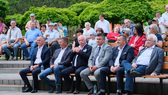 III Powiatowy Festiwal Piosenki Biesiadnej i Święto Rodzin Zastępczych w Nowinach [GALERIA ZDJĘĆ]