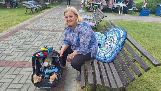 III Powiatowy Festiwal Piosenki Biesiadnej i Święto Rodzin Zastępczych w Nowinach [GALERIA ZDJĘĆ]