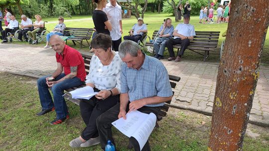 III Powiatowy Festiwal Piosenki Biesiadnej i Święto Rodzin Zastępczych w Nowinach [GALERIA ZDJĘĆ]